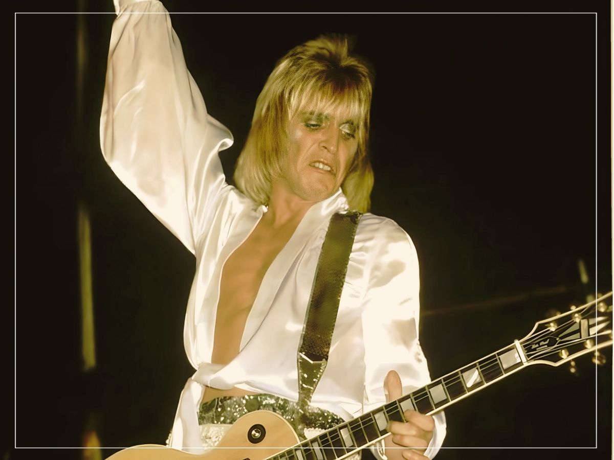Rock Icon: Mick Ronson’s Unforgettable Les Paul Legacy