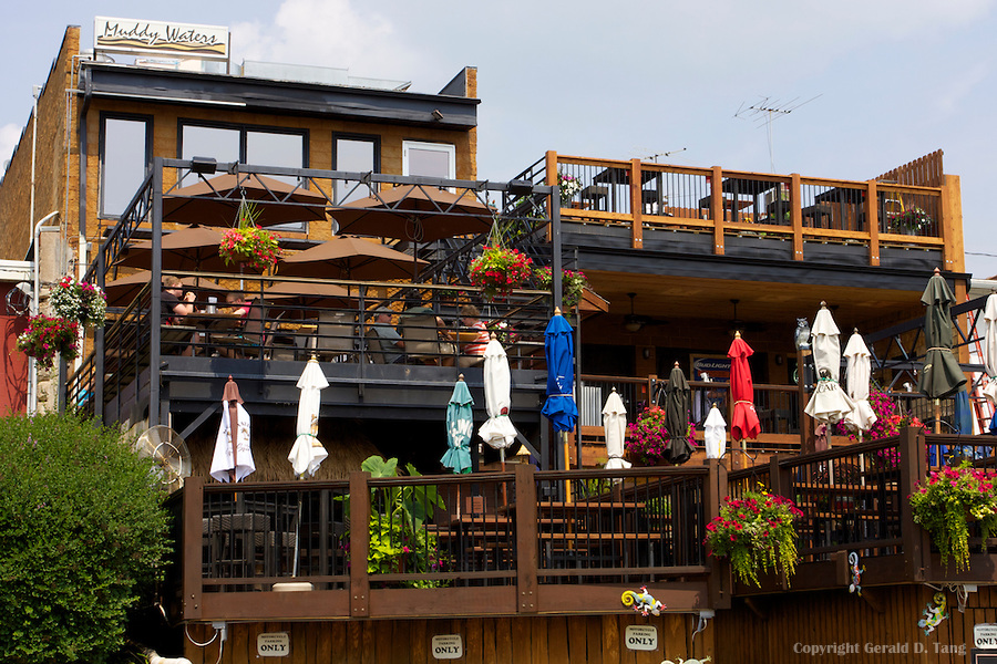 Muddy Waters Bar and Grill: Where Blues Music and Southern Cuisine Meet