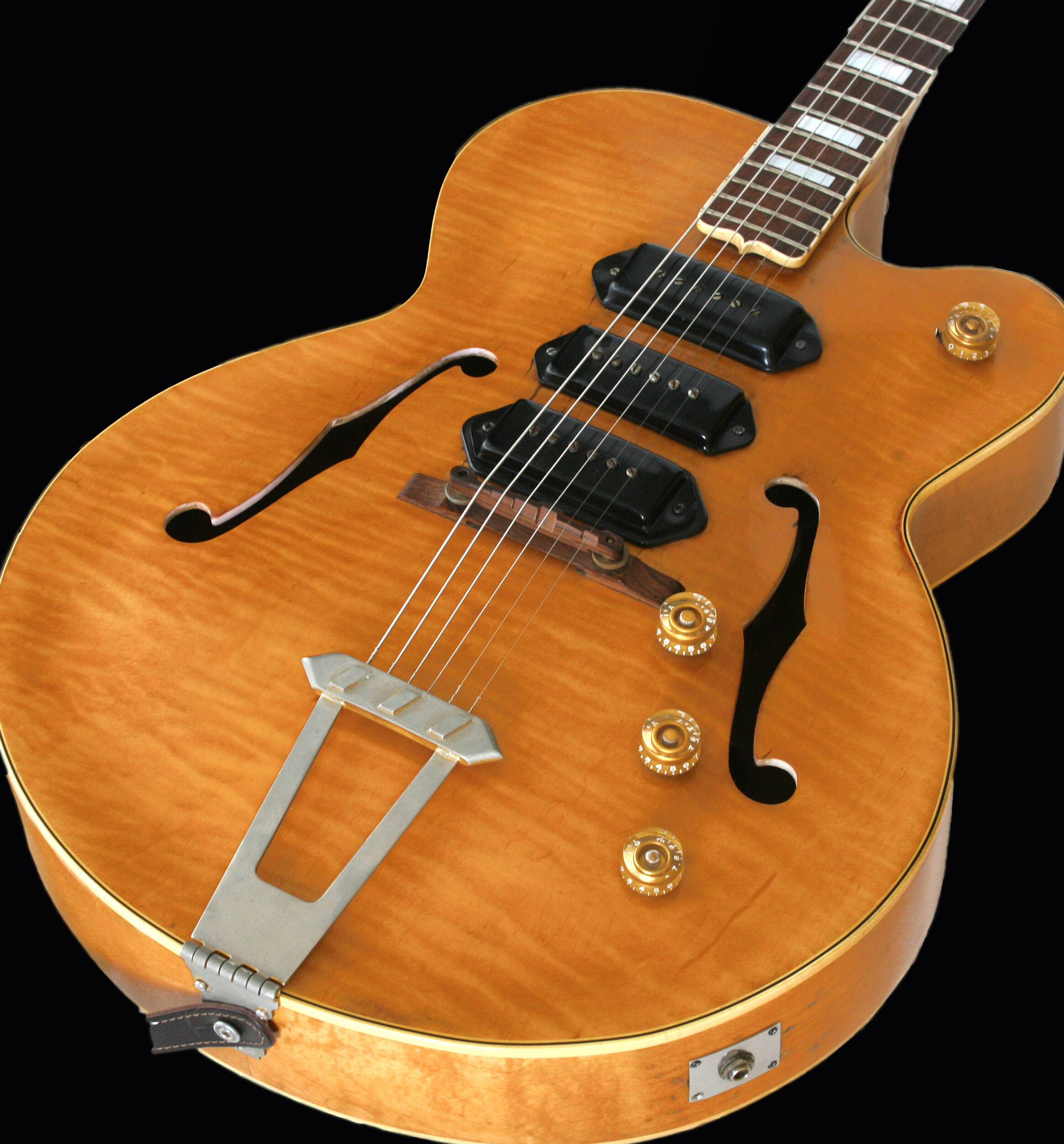 T-Bone Walker’s Guitar Legacy: The Iconic Sound of the Gibson ES-250