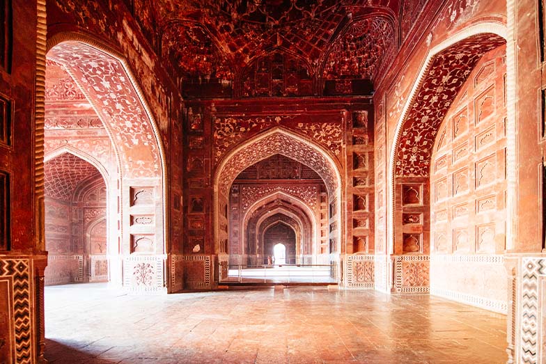 Unveiling the Enchanting Beauty of the Taj Mahal Inside