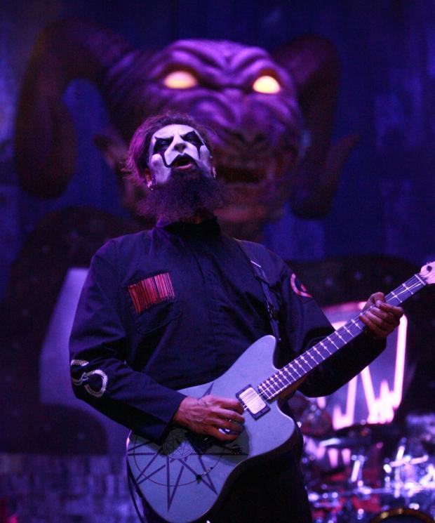 Slipknot Guitarist: Meet Mick Thomson and Jim Root